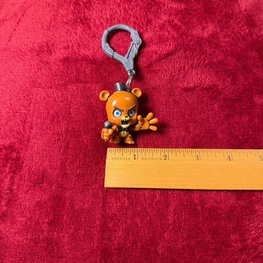 Five Nights at Freddys Freddy Fazbear Backpack Hanger Keychain 2023 S‎ Cawthon